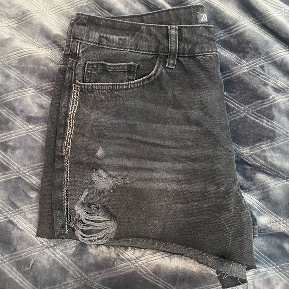 Zara Pants - ZARA black denim shorts